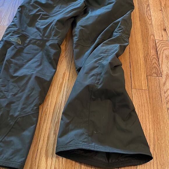 The North Face men’s sz S ski pants great pre owned condition small scratch/tear - Picture 5 of 6